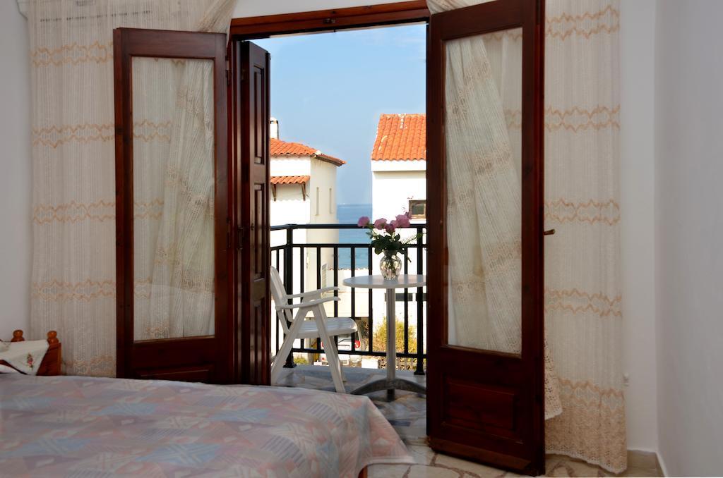 Hotel La Plage Kokkari Exterior foto